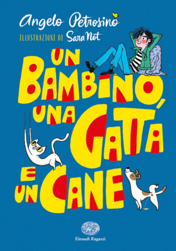 Un bambina, una gatta e un cane